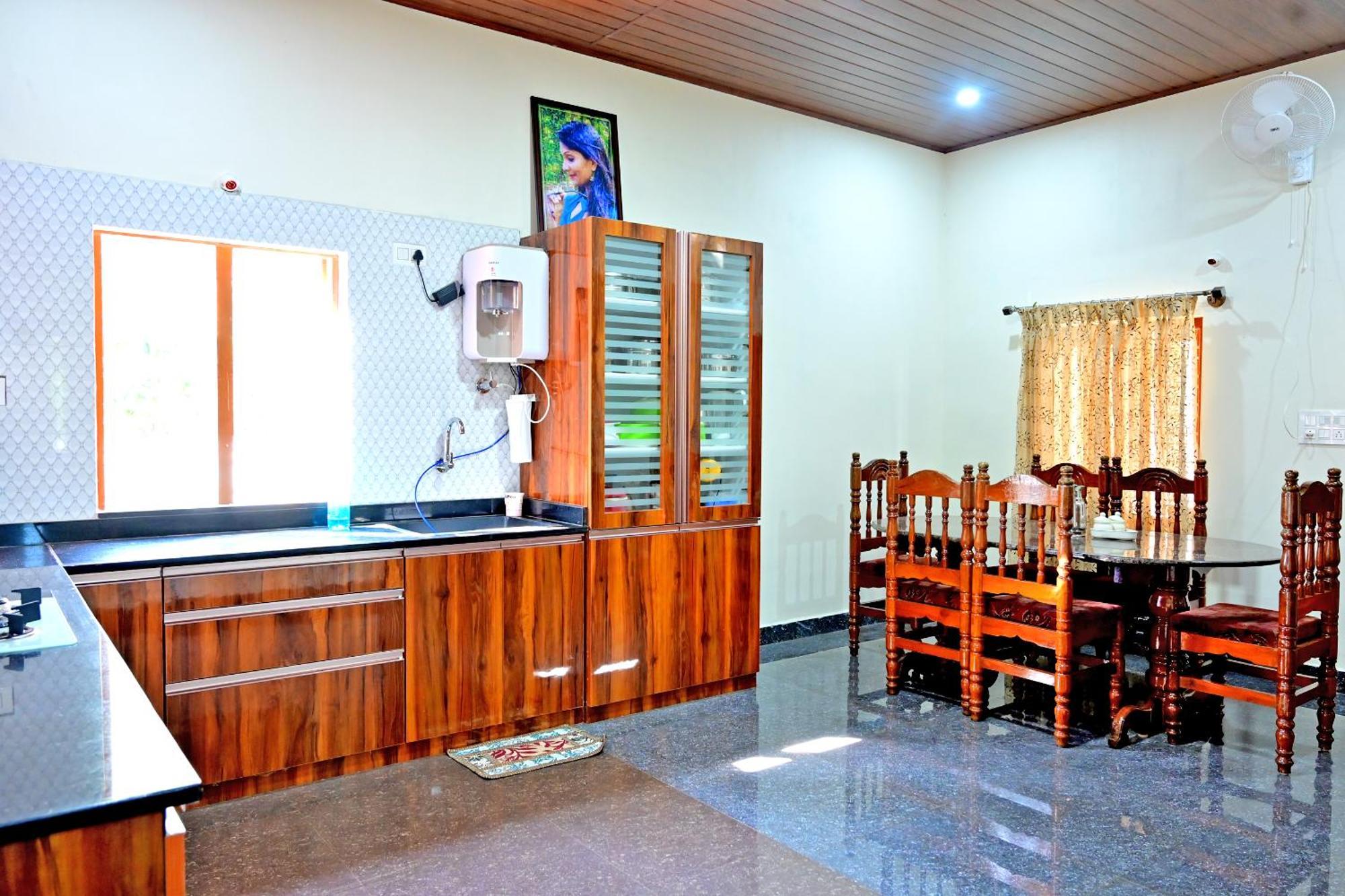 Hulihara Homestay - Full Villa, Coffee Estate & Balcony View Sakleshpur Exterior photo