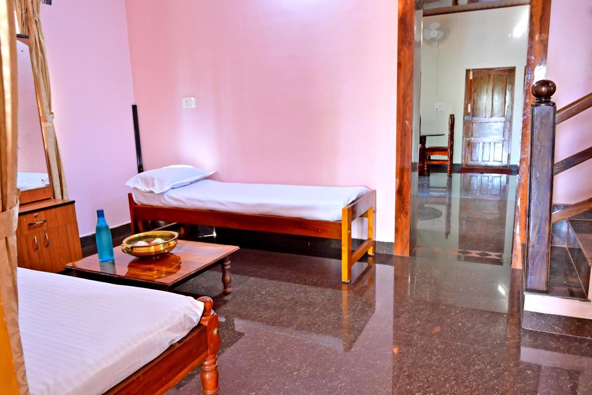 Hulihara Homestay - Full Villa, Coffee Estate & Balcony View Sakleshpur Exterior photo